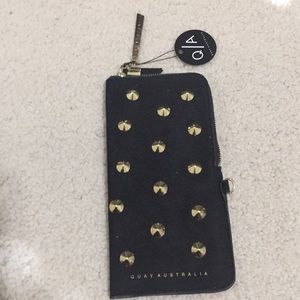 Quay Australia Sunglass Zip Case. Brand New!